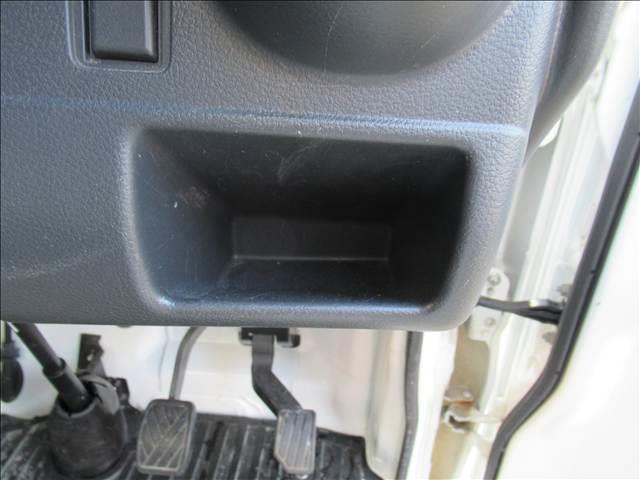 キャリイトラック KCエアコン・パワステ 4WD 禁煙車 マニュアルエアコン MT 3方開荷台 ラジオ パワーステアリング ハロゲンヘッドランプ ドリンクホルダー シガーソケット 運転席エアバック 助手席エアバック(48枚目)