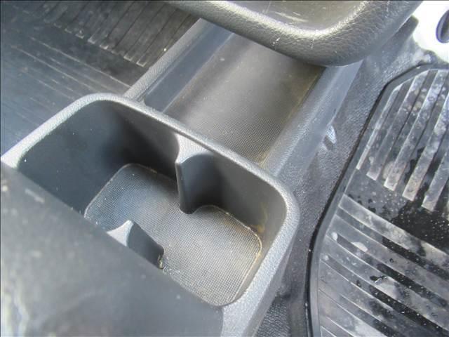 キャリイトラック KCエアコン・パワステ 4WD 禁煙車 マニュアルエアコン MT 3方開荷台 ラジオ パワーステアリング ハロゲンヘッドランプ ドリンクホルダー シガーソケット 運転席エアバック 助手席エアバック(52枚目)