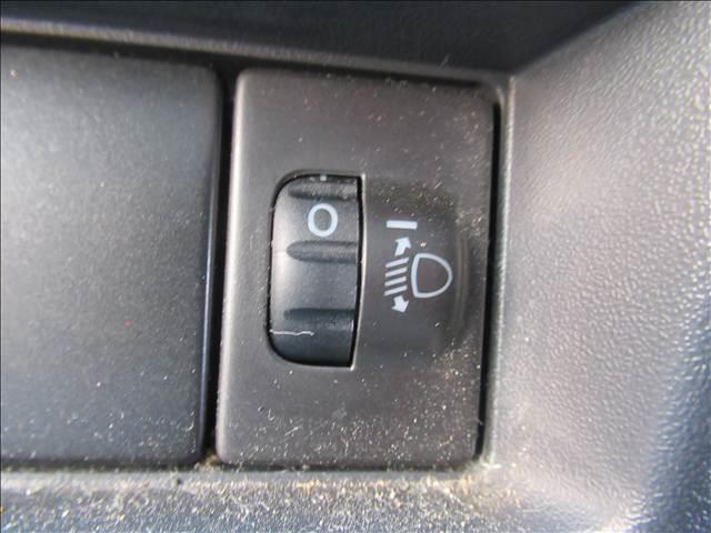 キャリイトラック KCエアコン・パワステ 4WD 禁煙車 マニュアルエアコン MT 3方開荷台 ラジオ パワーステアリング ハロゲンヘッドランプ ドリンクホルダー シガーソケット 運転席エアバック 助手席エアバック(65枚目)