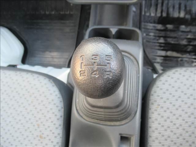 キャリイトラック KCエアコン・パワステ 4WD 禁煙車 マニュアルエアコン MT 3方開荷台 ラジオ パワーステアリング ハロゲンヘッドランプ ドリンクホルダー シガーソケット 運転席エアバック 助手席エアバック(66枚目)