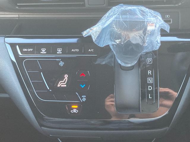 デイズ ハイウェイスター　Ｘ　フロントベンチシート　パワステ　スマートキー　ＬＥＤヘッドライト　盗難防止　ＷエアＢ　衝突安全ボディ　ＡＢＳ　キーレス　パワーウインドウ　エアバッグ　横滑り防止装置　アイドルストップ　エアコン（11枚目）