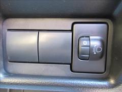 �ڥإåɥ饤�ȥ�٥饤��������֤����Ի��饤�Ȥ��Ť����������˥إåɥ饤�Ȥι⤵��Ĵ�����뵡ǽ�Ǥ��������ߤι⤵��Ĵ���Ǥ��ޤ��� 4