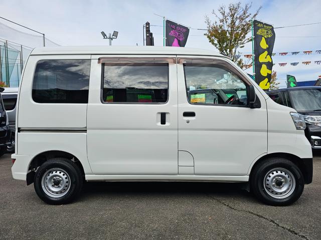 ハイゼットカーゴ ＤＸ　切り替え式４ＷＤ車検９年１０月・新品国産スタッドレスタイヤ新品ホイール新品国産夏タイヤ純正ラジオＥＴＣアイドリングＳＴＯＰキーレス両側スライドドア前席パワーウインドウＡＢＳタイベルチェーン取説・記録簿（6枚目）
