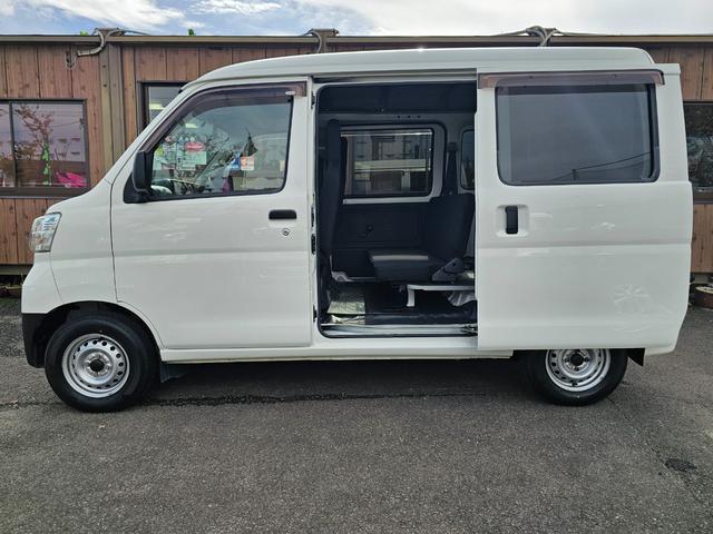 ハイゼットカーゴ ＤＸ　切り替え式４ＷＤ車検９年１０月・新品国産スタッドレスタイヤ新品ホイール新品国産夏タイヤ純正ラジオＥＴＣアイドリングＳＴＯＰキーレス両側スライドドア前席パワーウインドウＡＢＳタイベルチェーン取説・記録簿（10枚目）