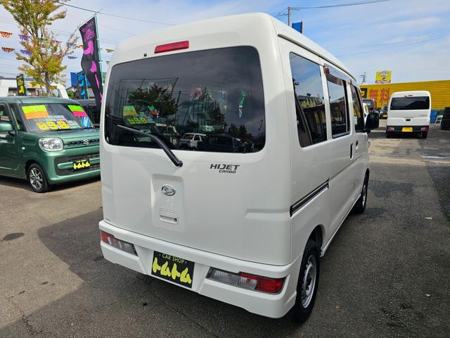 ハイゼットカーゴ ＤＸ　切り替え式４ＷＤ車検９年１０月・新品国産スタッドレスタイヤ新品ホイール新品国産夏タイヤ純正ラジオＥＴＣアイドリングＳＴＯＰキーレス両側スライドドア前席パワーウインドウＡＢＳタイベルチェーン取説・記録簿（12枚目）