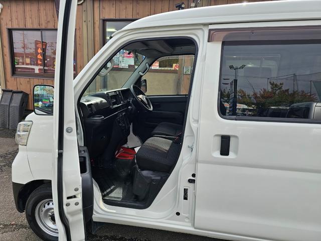 ハイゼットカーゴ ＤＸ　切り替え式４ＷＤ車検９年１０月・新品国産スタッドレスタイヤ新品ホイール新品国産夏タイヤ純正ラジオＥＴＣアイドリングＳＴＯＰキーレス両側スライドドア前席パワーウインドウＡＢＳタイベルチェーン取説・記録簿（19枚目）