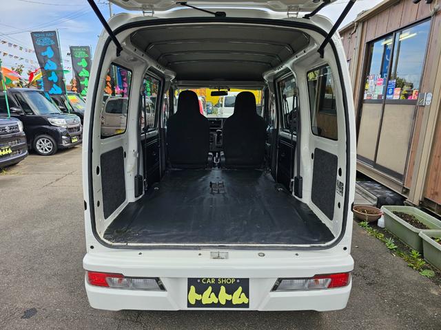 ハイゼットカーゴ ＤＸ　切り替え式４ＷＤ車検９年１０月・新品国産スタッドレスタイヤ新品ホイール新品国産夏タイヤ純正ラジオＥＴＣアイドリングＳＴＯＰキーレス両側スライドドア前席パワーウインドウＡＢＳタイベルチェーン取説・記録簿（24枚目）