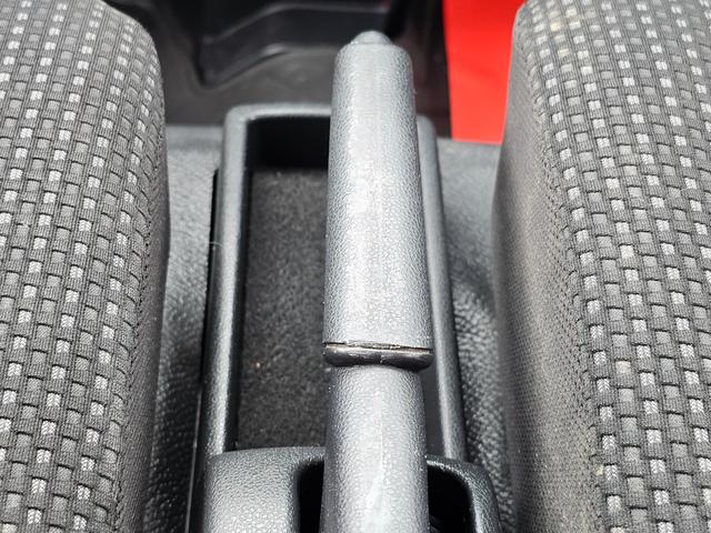 ハイゼットカーゴ ＤＸ　切り替え式４ＷＤ車検９年１０月・新品国産スタッドレスタイヤ新品ホイール新品国産夏タイヤ純正ラジオＥＴＣアイドリングＳＴＯＰキーレス両側スライドドア前席パワーウインドウＡＢＳタイベルチェーン取説・記録簿（56枚目）