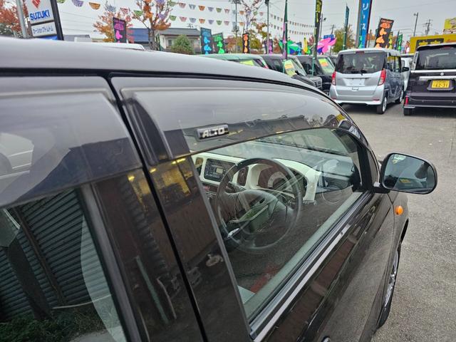 アルト Ｆ　４ＷＤ５速マニュアル車・走行２１９２８ｋｍ車検９年１１月・新品国産スタッドレスタイヤ新品アルミ新品国産夏タイヤ社外アルミ純正ＣＤキーレスＡＢＳ横滑り防止タイミングベルト交換不要チェーン式・取説・記録簿（12枚目）