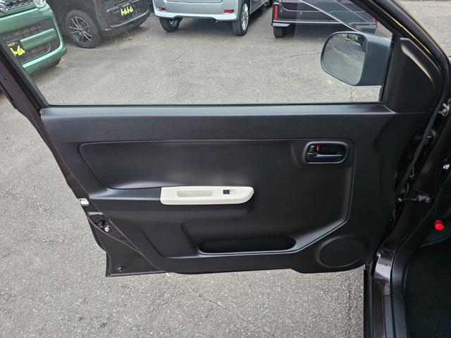 アルト Ｆ　４ＷＤ５速マニュアル車・走行２１９２８ｋｍ車検９年１１月・新品国産スタッドレスタイヤ新品アルミ新品国産夏タイヤ社外アルミ純正ＣＤキーレスＡＢＳ横滑り防止タイミングベルト交換不要チェーン式・取説・記録簿（52枚目）