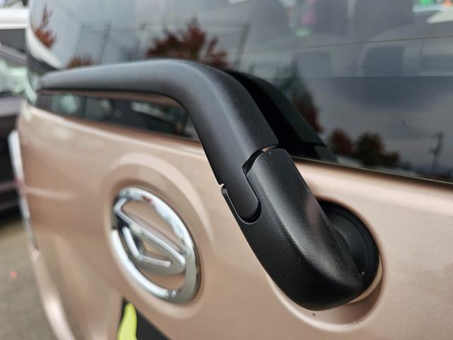 ムーヴキャンバス Ｘリミテッドメイクアップ　ＳＡＩＩＩ　車検９年４月・新品国産スタッドレスタイヤ新品アルミ社外ナビフルセグＴＶブルートゥース外バックカメラ新品国産夏タイヤ純正アルミＬＥＤフォグランプ両側電動スライドドア衝突軽減ブレーキ横滑防止・取説・記録簿（13枚目）