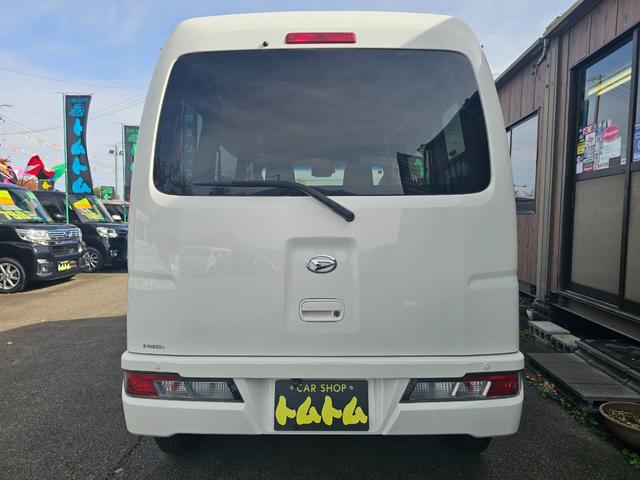 ハイゼットカーゴ ＤＸ　ＳＡＩＩＩ　切り替え式４ＷＤ車検８年１０月・新品国産スタッドレスタイヤ新品ホイール社外ナビブルートゥース社外バックカメラ新品国産夏タイヤ純正ＬＥＤヘッドライト衝突軽減ブレーキ横滑防止キーレスＡＢＳタイベルチェーン（11枚目）