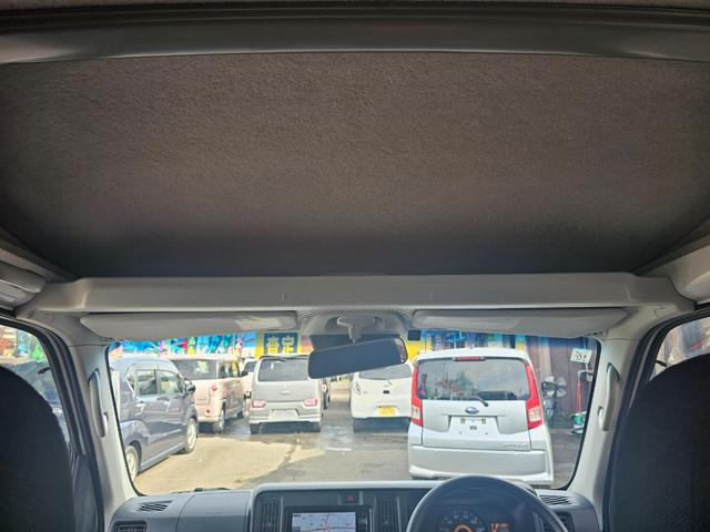 ハイゼットカーゴ ＤＸ　ＳＡＩＩＩ　切り替え式４ＷＤ車検８年１０月・新品国産スタッドレスタイヤ新品ホイール社外ナビブルートゥース社外バックカメラ新品国産夏タイヤ純正ＬＥＤヘッドライト衝突軽減ブレーキ横滑防止キーレスＡＢＳタイベルチェーン（24枚目）