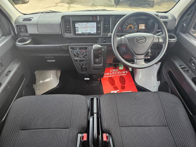 ハイゼットカーゴ ＤＸ　ＳＡＩＩＩ　切り替え式４ＷＤ車検８年１０月・新品国産スタッドレスタイヤ新品ホイール社外ナビブルートゥース社外バックカメラ新品国産夏タイヤ純正ＬＥＤヘッドライト衝突軽減ブレーキ横滑防止キーレスＡＢＳタイベルチェーン（25枚目）