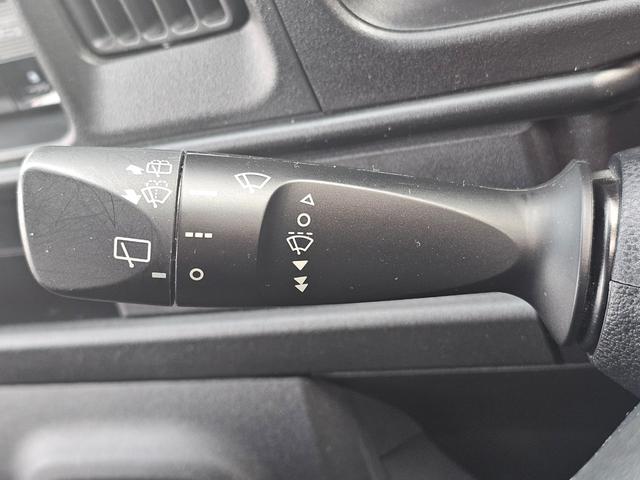 ハイゼットカーゴ ＤＸ　ＳＡＩＩＩ　切り替え式４ＷＤ車検８年１０月・新品国産スタッドレスタイヤ新品ホイール社外ナビブルートゥース社外バックカメラ新品国産夏タイヤ純正ＬＥＤヘッドライト衝突軽減ブレーキ横滑防止キーレスＡＢＳタイベルチェーン（27枚目）