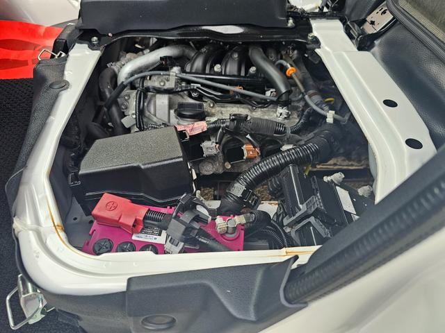 ハイゼットカーゴ ＤＸ　ＳＡＩＩＩ　切り替え式４ＷＤ車検８年１０月・新品国産スタッドレスタイヤ新品ホイール社外ナビブルートゥース社外バックカメラ新品国産夏タイヤ純正ＬＥＤヘッドライト衝突軽減ブレーキ横滑防止キーレスＡＢＳタイベルチェーン（50枚目）