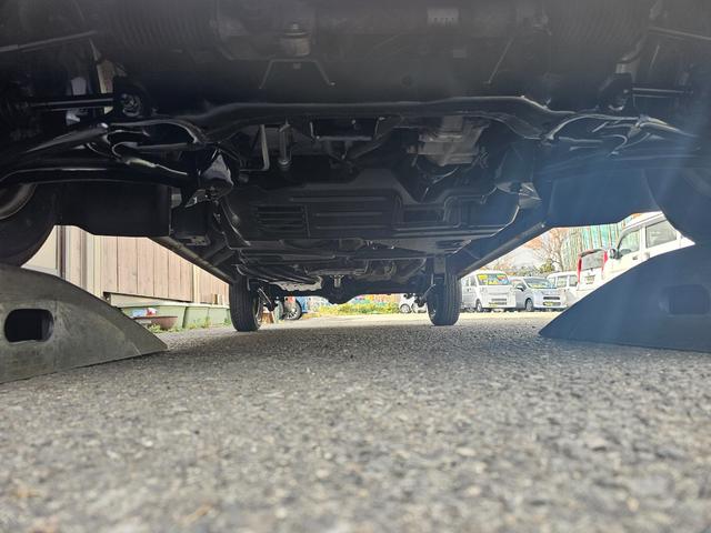 ハイゼットカーゴ ＤＸ　ＳＡＩＩＩ　切り替え式４ＷＤ車検８年１０月・新品国産スタッドレスタイヤ新品ホイール社外ナビブルートゥース社外バックカメラ新品国産夏タイヤ純正ＬＥＤヘッドライト衝突軽減ブレーキ横滑防止キーレスＡＢＳタイベルチェーン（51枚目）