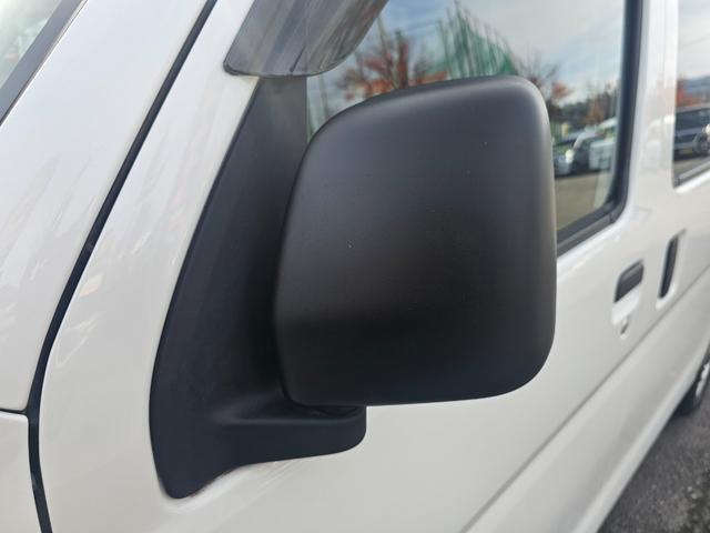 ハイゼットカーゴ ＤＸ　ＳＡＩＩＩ　切り替え式４ＷＤ車検８年１０月・新品国産スタッドレスタイヤ新品ホイール社外ナビブルートゥース社外バックカメラ新品国産夏タイヤ純正ＬＥＤヘッドライト衝突軽減ブレーキ横滑防止キーレスＡＢＳタイベルチェーン（56枚目）