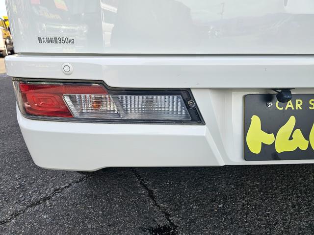 ハイゼットカーゴ ＤＸ　ＳＡＩＩＩ　切り替え式４ＷＤ車検８年１０月・新品国産スタッドレスタイヤ新品ホイール社外ナビブルートゥース社外バックカメラ新品国産夏タイヤ純正ＬＥＤヘッドライト衝突軽減ブレーキ横滑防止キーレスＡＢＳタイベルチェーン（58枚目）