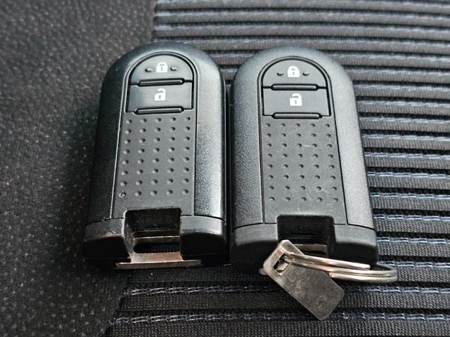 スマートキー付です！鍵を出さずにポケットやカバンの中に入れたまま施錠＆解錠出来ます。かなり便利な装備です！