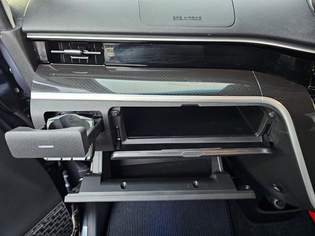 お客様が今お乗りのお車の下取り、買取、廃車等も承ります。下取りの場合はもちろん頑張って頑張ってできる限りの査定します！家族や友人等への譲渡の際の名義変更等の手続もお手伝いします！お気軽にご相談を！