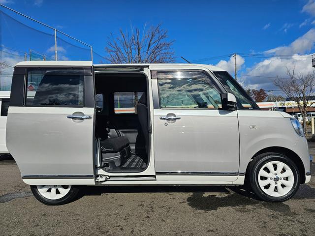 ムーヴキャンバス Ｇブラックインテリアリミテッド　ＳＡＩＩＩ　車検９年１１月・新品国産スタッドレスタイヤ新品アルミ純正ナビフルセグＴＶブルートゥース全方位カメラ新品国産夏タイヤ社外ホワイトアルミ両側電動スライドドア衝突軽減ブレーキ横滑防止スマートキー取説・記録簿（7枚目）