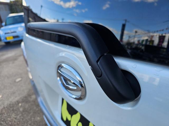 ムーヴキャンバス Ｇブラックインテリアリミテッド　ＳＡＩＩＩ　車検９年１１月・新品国産スタッドレスタイヤ新品アルミ純正ナビフルセグＴＶブルートゥース全方位カメラ新品国産夏タイヤ社外ホワイトアルミ両側電動スライドドア衝突軽減ブレーキ横滑防止スマートキー取説・記録簿（13枚目）