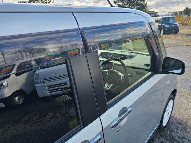 ムーヴキャンバス Ｇブラックインテリアリミテッド　ＳＡＩＩＩ　車検９年１１月・新品国産スタッドレスタイヤ新品アルミ純正ナビフルセグＴＶブルートゥース全方位カメラ新品国産夏タイヤ社外ホワイトアルミ両側電動スライドドア衝突軽減ブレーキ横滑防止スマートキー取説・記録簿（14枚目）