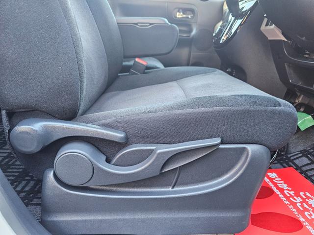 ムーヴキャンバス Ｇブラックインテリアリミテッド　ＳＡＩＩＩ　車検９年１１月・新品国産スタッドレスタイヤ新品アルミ純正ナビフルセグＴＶブルートゥース全方位カメラ新品国産夏タイヤ社外ホワイトアルミ両側電動スライドドア衝突軽減ブレーキ横滑防止スマートキー取説・記録簿（17枚目）