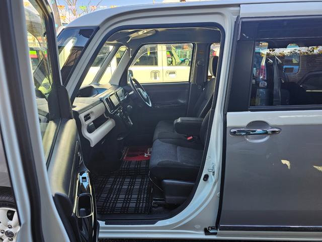 ムーヴキャンバス Ｇブラックインテリアリミテッド　ＳＡＩＩＩ　車検９年１１月・新品国産スタッドレスタイヤ新品アルミ純正ナビフルセグＴＶブルートゥース全方位カメラ新品国産夏タイヤ社外ホワイトアルミ両側電動スライドドア衝突軽減ブレーキ横滑防止スマートキー取説・記録簿（18枚目）