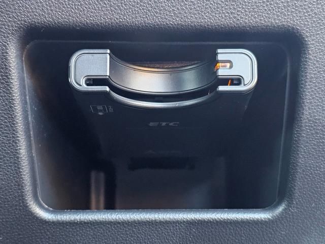 ムーヴキャンバス Ｇブラックインテリアリミテッド　ＳＡＩＩＩ　車検９年１１月・新品国産スタッドレスタイヤ新品アルミ純正ナビフルセグＴＶブルートゥース全方位カメラ新品国産夏タイヤ社外ホワイトアルミ両側電動スライドドア衝突軽減ブレーキ横滑防止スマートキー取説・記録簿（37枚目）