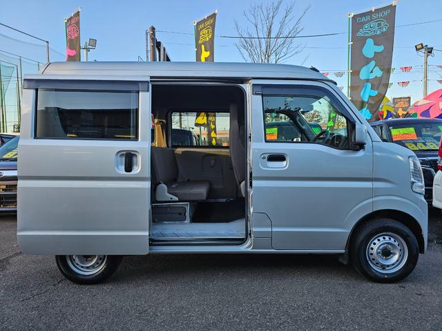 エブリイ ＰＣリミテッド　走行３５７８７ｋｍ切り替え式４ＷＤ５速マニュアル車検９年２月・新品国産スタッドレスタイヤ新品ホイール新品国産夏タイヤ両側スライドドアＡＢＳキーレス電動格納ミラー純正フォグランプＰＶガラス取説・記録簿（7枚目）