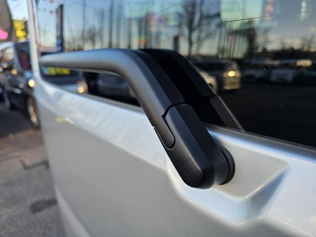 エブリイ ＰＣリミテッド　走行３５７８７ｋｍ切り替え式４ＷＤ５速マニュアル車検９年２月・新品国産スタッドレスタイヤ新品ホイール新品国産夏タイヤ両側スライドドアＡＢＳキーレス電動格納ミラー純正フォグランプＰＶガラス取説・記録簿（13枚目）