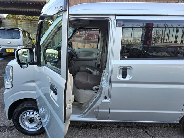 エブリイ ＰＣリミテッド　走行３５７８７ｋｍ切り替え式４ＷＤ５速マニュアル車検９年２月・新品国産スタッドレスタイヤ新品ホイール新品国産夏タイヤ両側スライドドアＡＢＳキーレス電動格納ミラー純正フォグランプＰＶガラス取説・記録簿（17枚目）