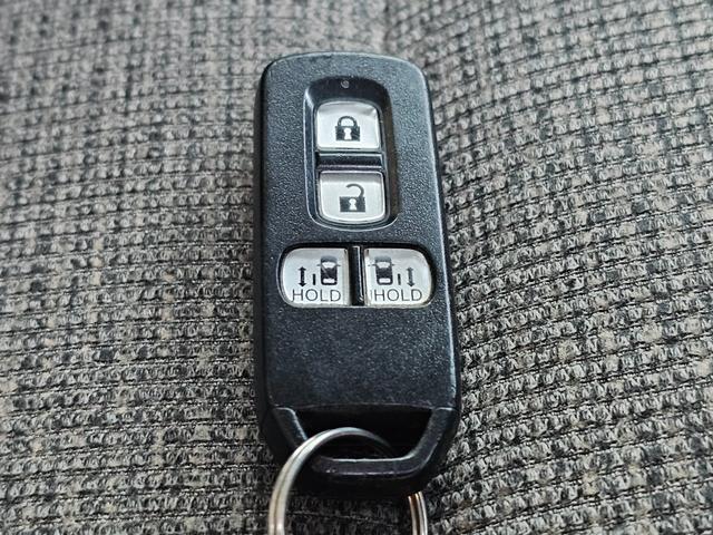 �X�}�[�g�L�[�t�ł��I�����o�����Ƀ|�P�b�g��J�o���̒��ɓ��ꂽ�܂܎{���������o���܂��B���Ȃ�֗��ȑ����ł��I