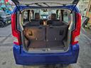 広々としたラゲッジスペース！シートアレンジで大きな荷物の積載＆収納もＯＫ！座席を倒すとフラットにもなります！大きな汚れシミ、傷等もなくきれいな状態です！