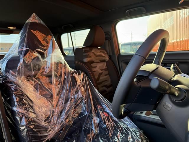 タフト Ｇ　届出済未使用車　４ＷＤ　バックカメラ　スマートアシストＩＩＩ　ガラスルーフ　ルーフレール　純正アルミホイール　シートヒーター　ＬＥＤヘッドライト　シートリフター　スマートキー　アームレスト（14枚目）