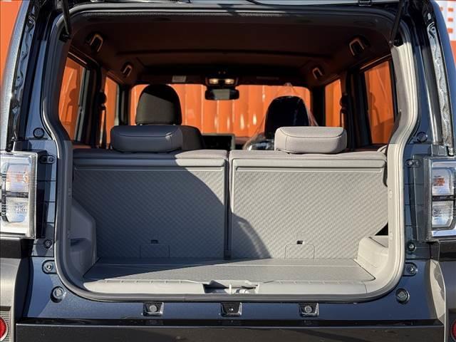 タフト Ｇ　届出済未使用車　４ＷＤ　バックカメラ　スマートアシストＩＩＩ　ガラスルーフ　ルーフレール　純正アルミホイール　シートヒーター　ＬＥＤヘッドライト　シートリフター　スマートキー　アームレスト（18枚目）