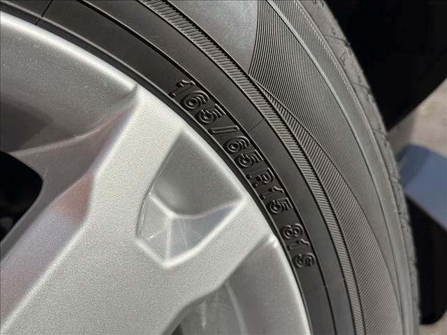 タフト Ｇ　届出済未使用車　４ＷＤ　バックカメラ　スマートアシストＩＩＩ　ガラスルーフ　ルーフレール　純正アルミホイール　シートヒーター　ＬＥＤヘッドライト　シートリフター　スマートキー　アームレスト（26枚目）