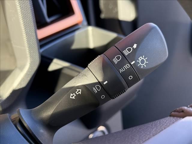 タフト Ｇ　届出済未使用車　４ＷＤ　バックカメラ　スマートアシストＩＩＩ　ガラスルーフ　ルーフレール　純正アルミホイール　シートヒーター　ＬＥＤヘッドライト　シートリフター　スマートキー　アームレスト（46枚目）