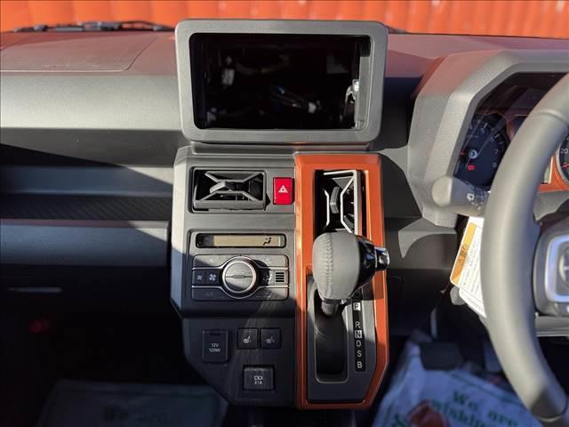 タフト Ｇ　届出済未使用車　４ＷＤ　バックカメラ　スマートアシストＩＩＩ　ガラスルーフ　ルーフレール　純正アルミホイール　シートヒーター　ＬＥＤヘッドライト　シートリフター　スマートキー　アームレスト（56枚目）