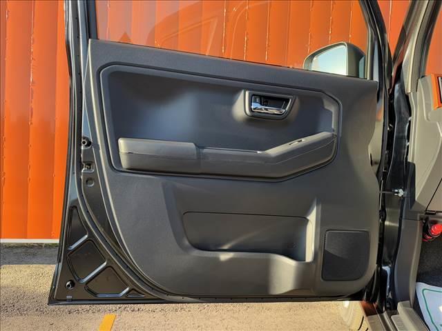 タフト Ｇ　届出済未使用車　４ＷＤ　バックカメラ　スマートアシストＩＩＩ　ガラスルーフ　ルーフレール　純正アルミホイール　シートヒーター　ＬＥＤヘッドライト　シートリフター　スマートキー　アームレスト（70枚目）