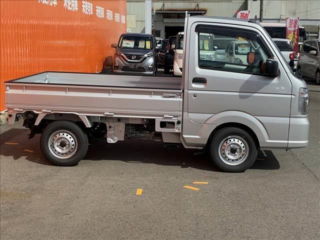 キャリイトラック ＫＣエアコン・パワステ　届出済未使用車　４ＷＤ　５ＭＴ　ラジオ　ヒルホールドコントロール　ヘッドライトレベライザー　パーキングセンサー（リア）　キーレスキー　シガーソケット　パワーステアリング　パワーウインドウ（64枚目）