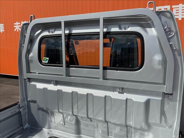 キャリイトラック ＫＣエアコン・パワステ　届出済未使用車　４ＷＤ　５ＭＴ　ラジオ　ヒルホールドコントロール　ヘッドライトレベライザー　パーキングセンサー（リア）　キーレスキー　シガーソケット　パワーステアリング　パワーウインドウ（75枚目）