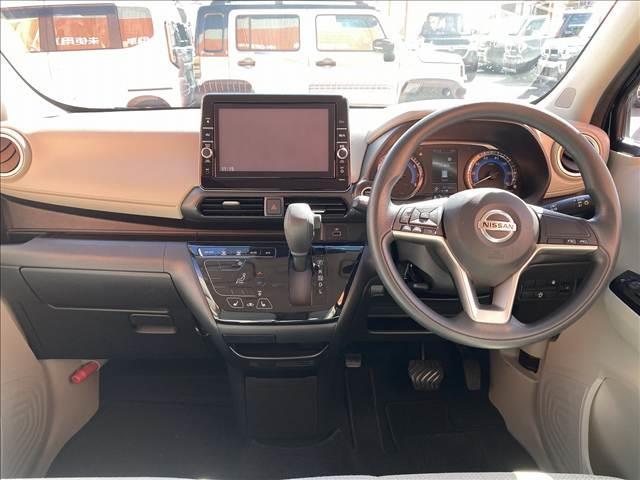 デイズ Ｘ　禁煙車　４ＷＤ　純正９インチＳＤナビ　全方位カメラ　ＥＴＣ　インテリジェントエマージェンシーブレーキ　シートヒーター　スマートキー　オートライト　オートエアコン　ＵＳＢ　シートリフター（8枚目）