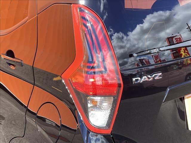 デイズ Ｘ　禁煙車　４ＷＤ　純正９インチＳＤナビ　全方位カメラ　ＥＴＣ　インテリジェントエマージェンシーブレーキ　シートヒーター　スマートキー　オートライト　オートエアコン　ＵＳＢ　シートリフター（40枚目）
