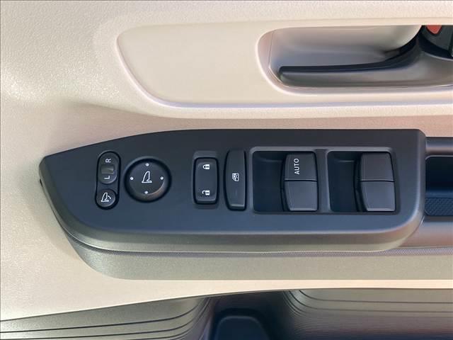 N-BOX ベースグレード 届出済未使用車 4WD LEDライト ホンダセンシング アダプティブクルーズコントロール スマートキー シートヒーター シートリフター チルトステアリング オートライト オートエアコンUSB(31枚目)