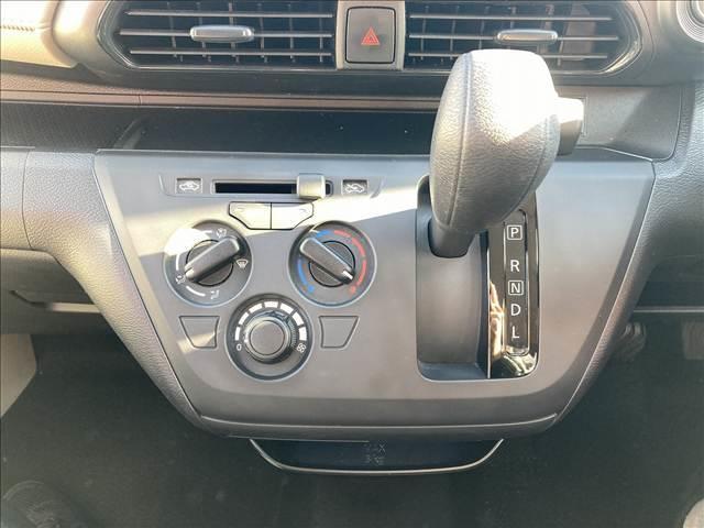 デイズ Ｂ　禁煙車　ＣＤデッキ　マニュアルエアコン　インテリジェントエマージェンシーブレーキ　チルトステアリング　シートリフター　バニティーミラー　ヘッドライトレベライザー　パワーステアリング　パワーウインドウ（22枚目）