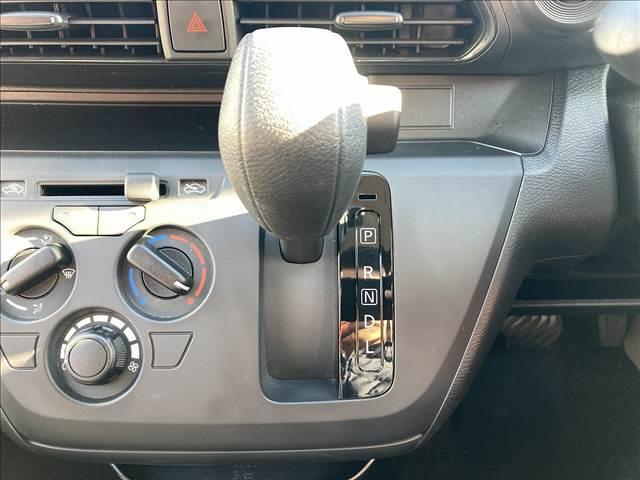 デイズ Ｂ　禁煙車　ＣＤデッキ　マニュアルエアコン　インテリジェントエマージェンシーブレーキ　チルトステアリング　シートリフター　バニティーミラー　ヘッドライトレベライザー　パワーステアリング　パワーウインドウ（23枚目）