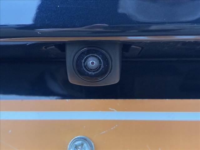 フィット ｅ：ＨＥＶホーム　禁煙車　４ＷＤナビゲーション　バックカメラ　ホンダセンシング　アダプティブクルーズコントロール　ドライブレコーダー　ＬＥＤライト　ＥＴＣ　オートエアコン　シートリフター　スマートキー　バニティーミラー（13枚目）